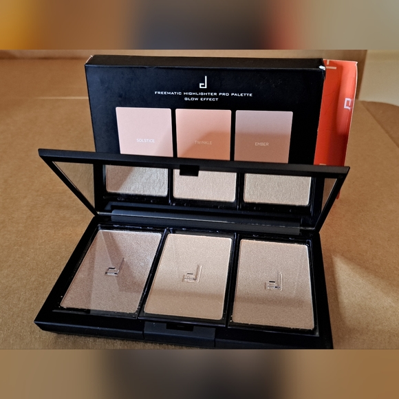 Freematic Highlighter Pro Palette, Glow Effect - Picture 2 of 7